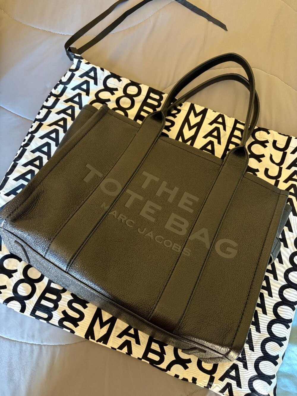 Marc Jacobs The Leather Tote Bag | Black Pebbled Leather | Dust Bag Included